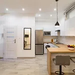 Great Base To Explore Cracow كراكوفيا