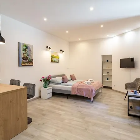 Great Base To Explore Cracow Appartamento *