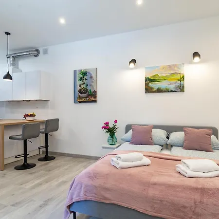 Great Base To Explore Cracow كراكوفيا